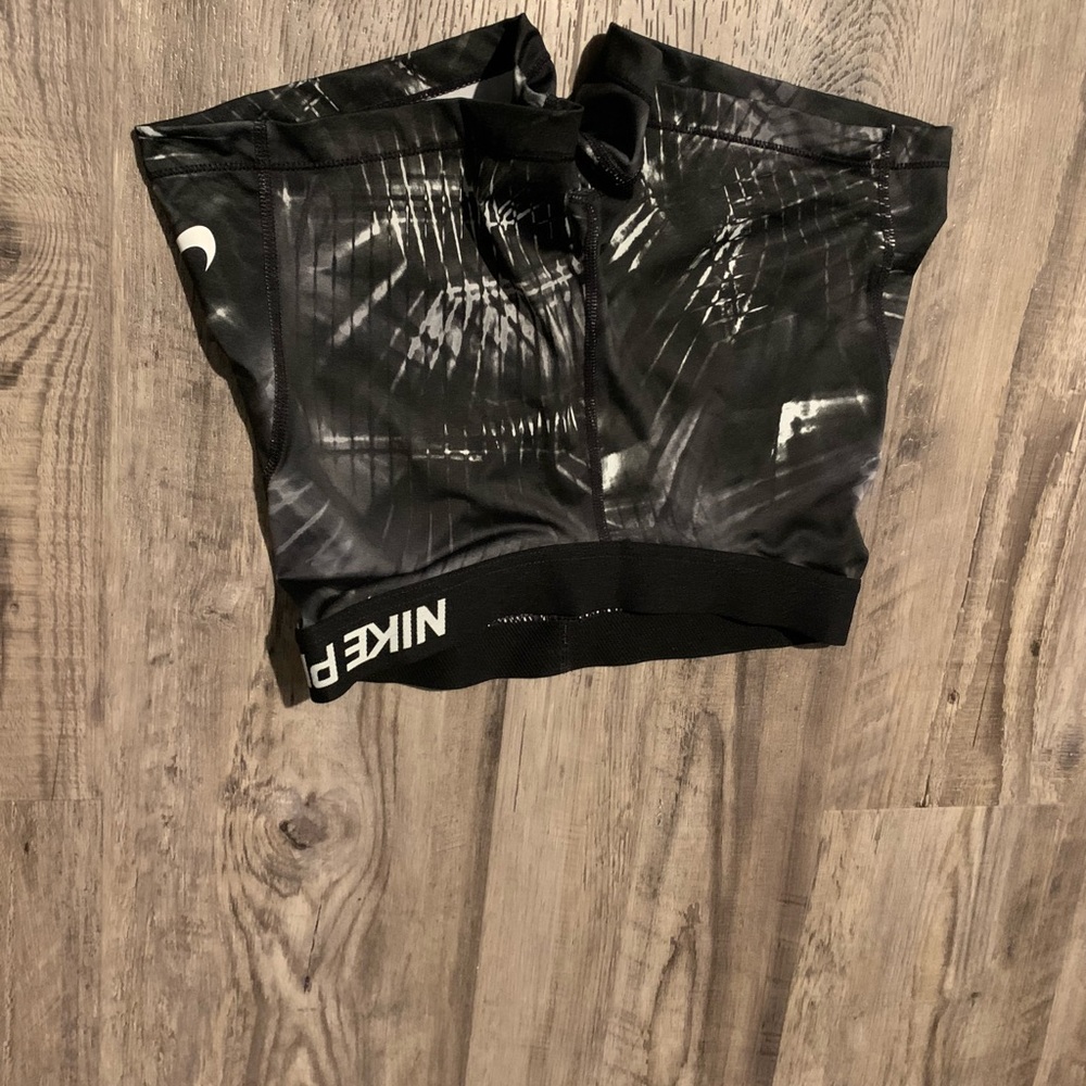 Medium Nike Pro Spandex